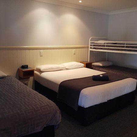 Dirranbandi Motor Inn Екстериор снимка