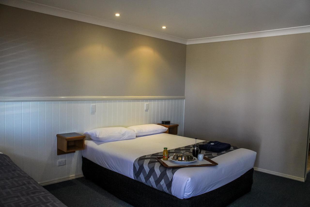 Dirranbandi Motor Inn Екстериор снимка