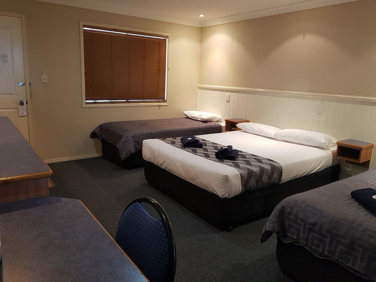 Dirranbandi Motor Inn Екстериор снимка